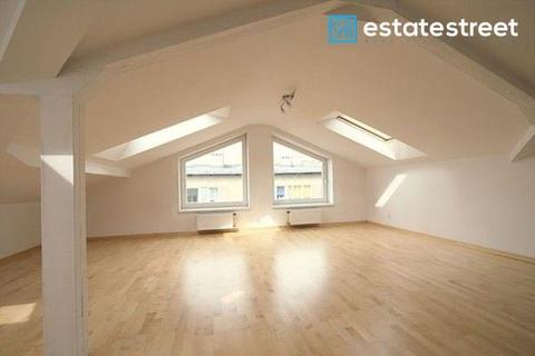 Dwupoziomowy apartament w centrum