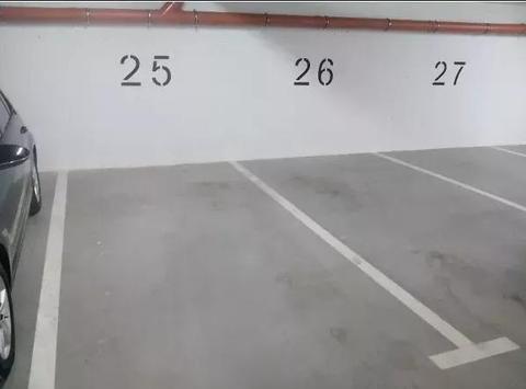 Miejsce postojowe/parking ul. Strawińskiego, Nowa Toskania