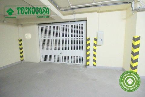 Oddzielny zamykany garaż pod budynkiem, Grota Roweckiego, Ruczaj