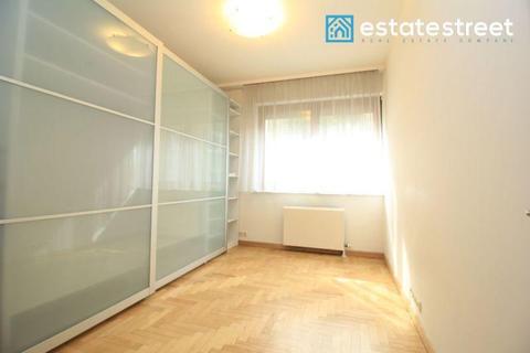 Cichy apartament z ogrodem w centrum; Kraków