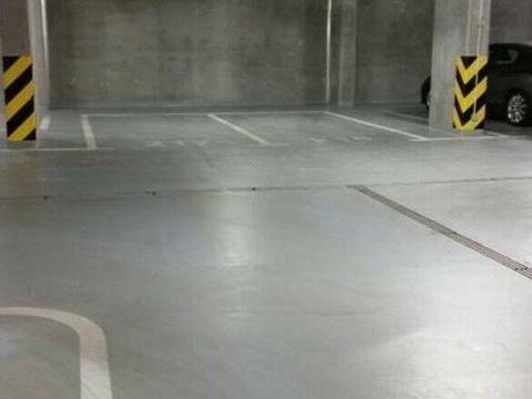 Miejsce postojowe w parkingu podziemnym w dobrej cenie przy ul Jana Kazimierza 66 WOLA