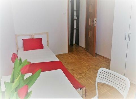 Pokój jednoosobowy. Dwie minuty do stacji metra Natolin