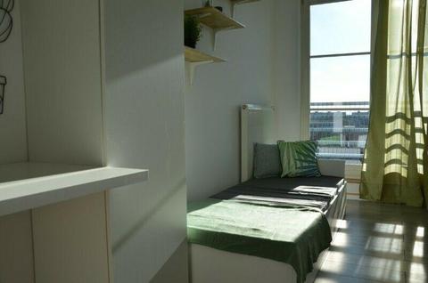 Pokój jednoosobowy w mieszkaniu 3 pokojowym/2 min od metra Słodowiec/jasne i przestronne