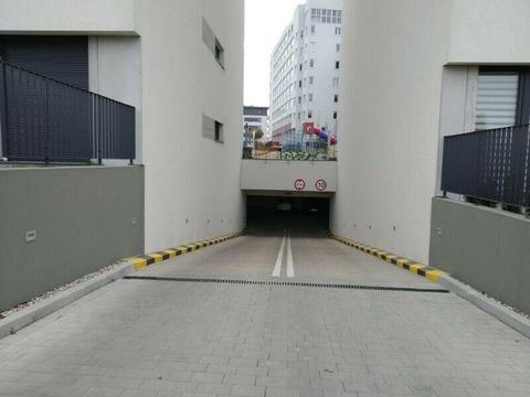 Wynajmę garaż podziemny. Osiedle Ozon ul Banacha/Secure underground parking space ul. Banacha Krakow